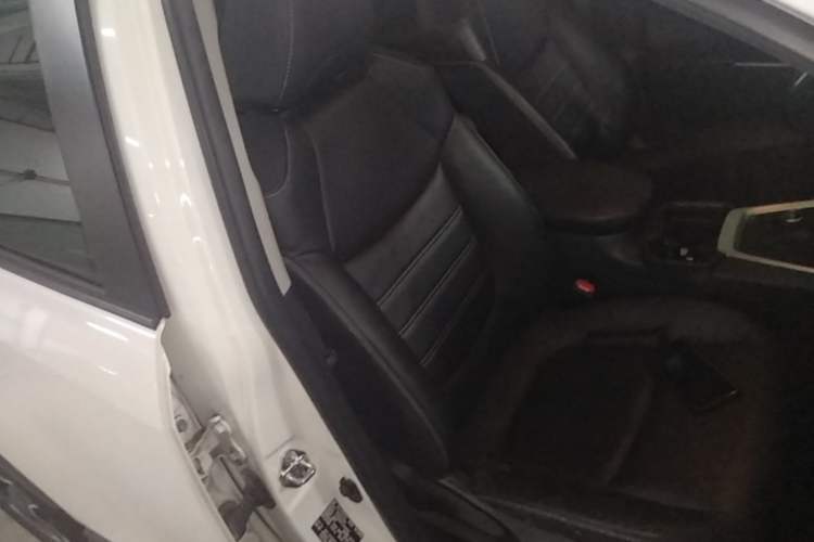 Used Toyota RAV4 2020 2.0L CVT Four-Wheel Drive Prestige Edition Right Front Seat