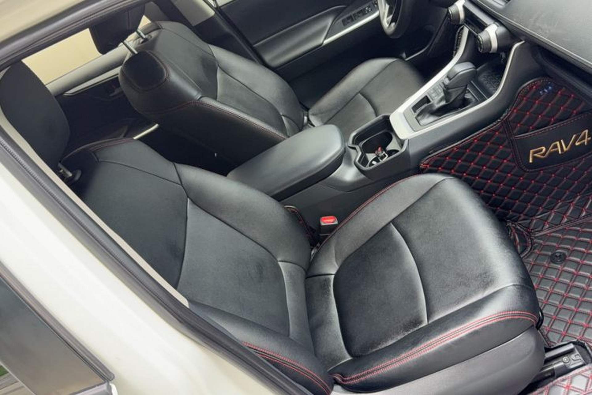 Used Toyota RAV4 2020 2.0L CVT 4x4 Trend Edition Right Front Seat