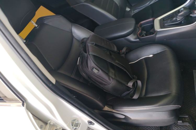 Used Toyota RAV4 2020 2.0L CVT Two-Wheel Drive Fashion PLUS Edition Right Front Seat