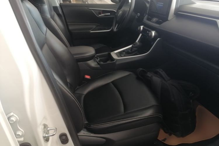 Used Toyota RAV4 2020 2.0L CVT 4x4 Trend Edition Right Front Seat