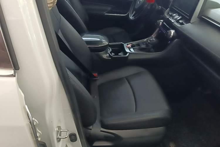 Used Toyota RAV4 2020 2.0L CVT Two-Wheel Drive Fashion Edition Right Front Seat