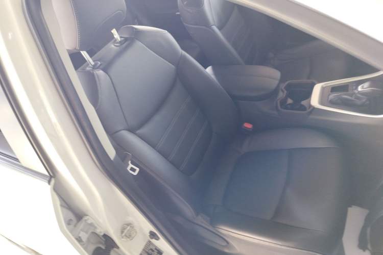 Used Toyota RAV4 2020 2.0L CVT Two-Wheel Drive Fashion PLUS Edition Right Front Seat