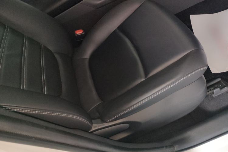 Used Toyota RAV4 2020 Dual-Engine 2.5L E-CVT 4x4 Elite PLUS Edition Right Front Seat