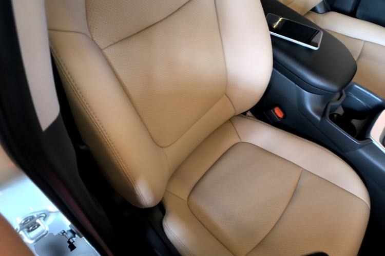 Used Toyota RAV4 2020 2.0L CVT Two-Wheel Drive Fashion Edition Right Front Seat