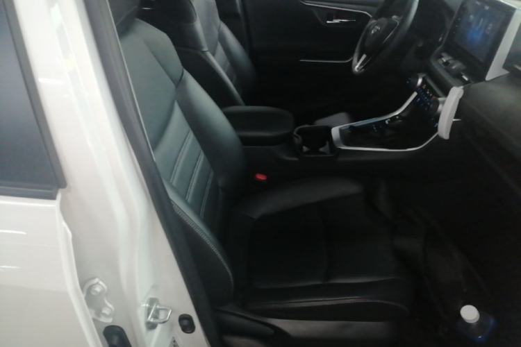 Used Toyota RAV4 2020 2.0L CVT Two-Wheel Drive Fashion PLUS Edition Right Front Seat