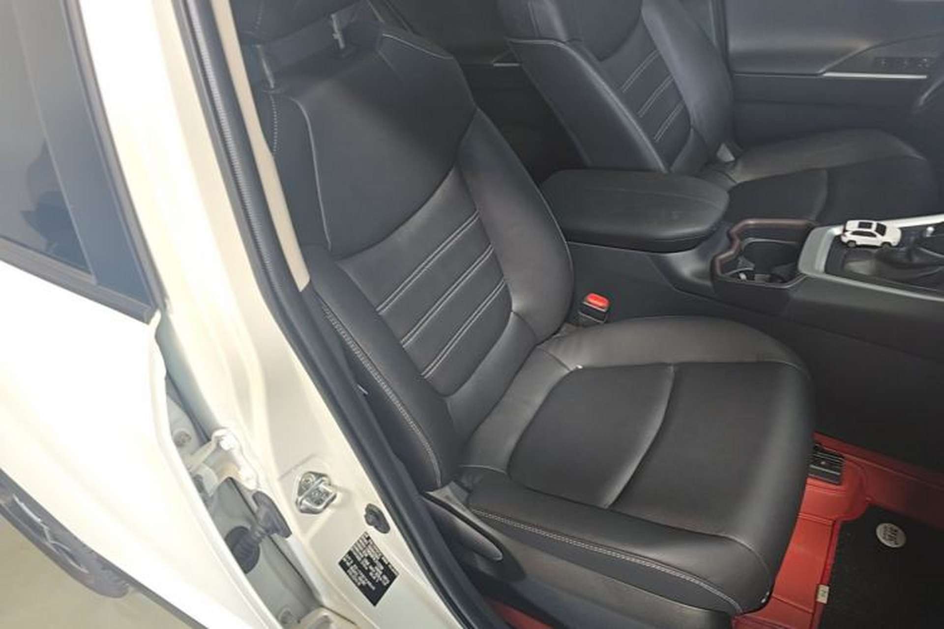 Used Toyota RAV4 2020 2.0L CVT Two-Wheel Drive Prestige Edition Right Front Seat