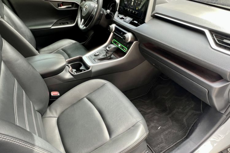 Used Toyota RAV4 2020 2.0L CVT Four-Wheel Drive Prestige Edition Right Front Seat