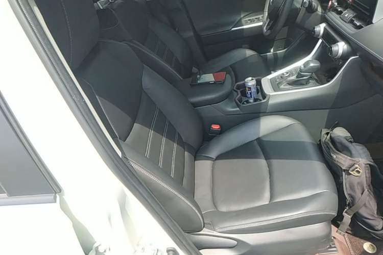 Used Toyota RAV4 2020 2.0L CVT Four-Wheel Drive Prestige Edition Right Front Seat