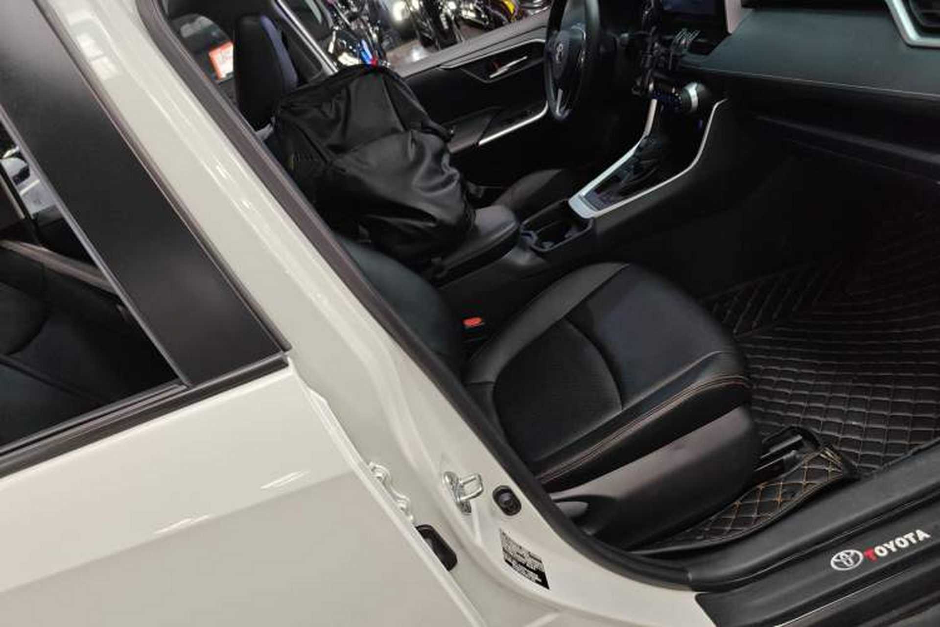 Used Toyota RAV4 2020 2.0L CVT Two-Wheel Drive Fashion Edition Right Front Seat