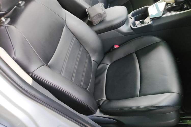 Used Toyota RAV4 2020 2.0L CVT Two-Wheel Drive Fashion Edition Right Front Seat