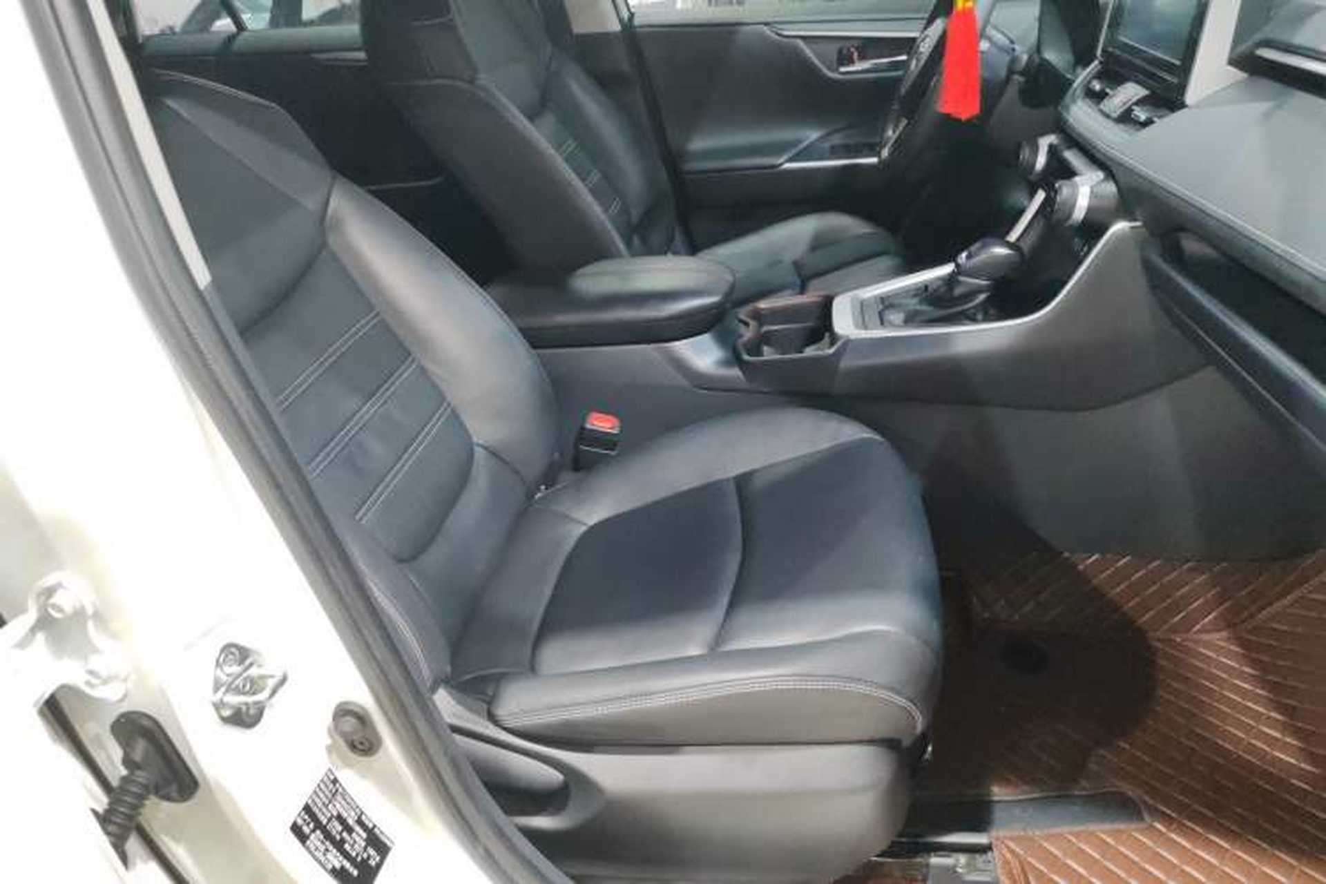 Used Toyota RAV4 2020 2.0L CVT Two-Wheel Drive Fashion PLUS Edition Right Front Seat