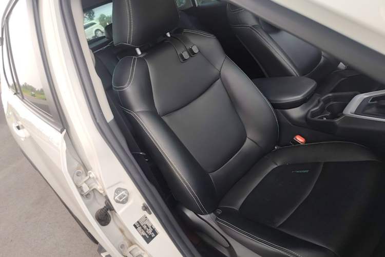 Used Toyota RAV4 2020 2.0L CVT Two-Wheel Drive Fashion Edition Right Front Seat