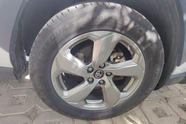Used Toyota RAV4 2020 2.0L CVT Two-Wheel Drive Fashion Edition Right Front Wheel Hub