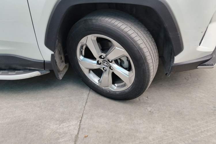 Used Toyota RAV4 2020 2.0L CVT Two-Wheel Drive Fashion Edition Right Front Wheel Hub