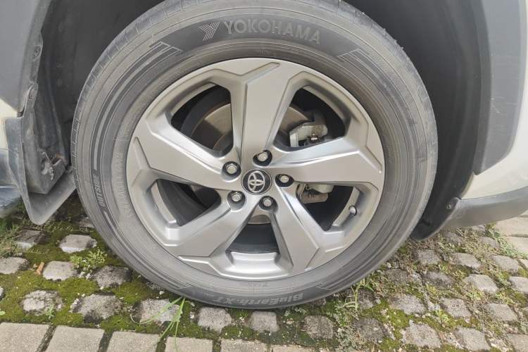 Used Toyota RAV4 2020 2.0L CVT Two-Wheel Drive Fashion PLUS Edition Right Front Wheel Hub
