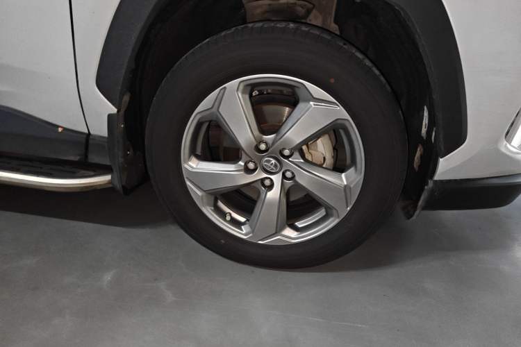 Used Toyota RAV4 2020 Dual-Engine 2.5L E-CVT Two-Wheel Drive Elite Edition Right Front Wheel Hub