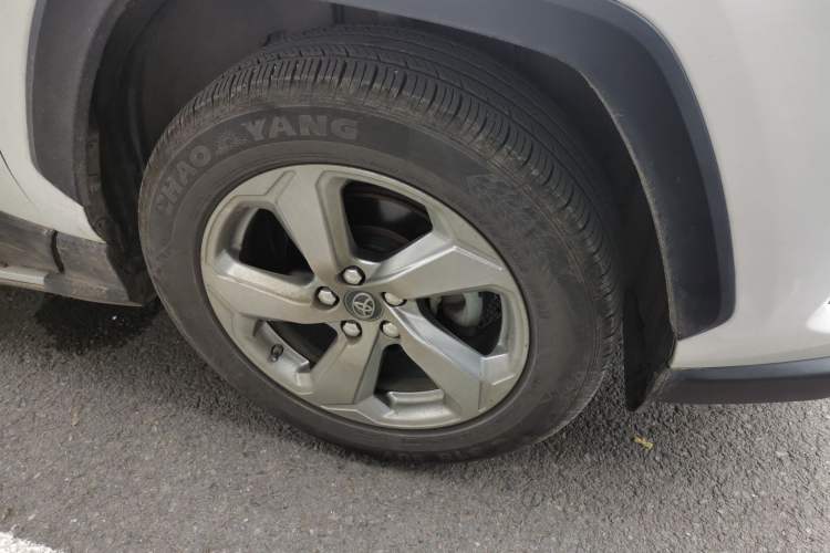 Used Toyota RAV4 2020 2.0L CVT Two-Wheel Drive Fashion Edition Right Front Wheel Hub