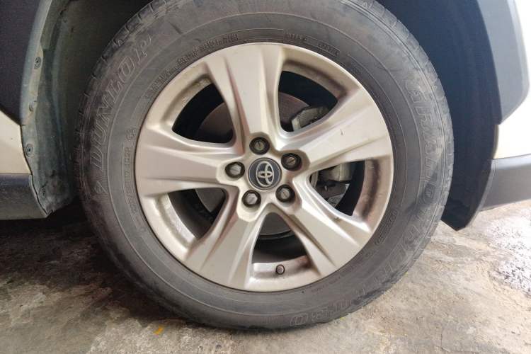 Used Toyota RAV4 2020 2.0L CVT Two-Wheel Drive Urban Edition Right Front Wheel Hub