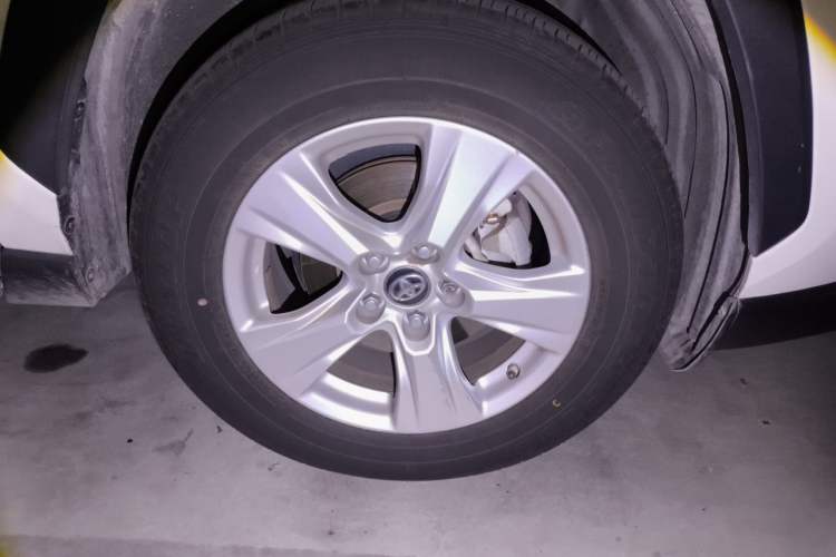 Used Toyota RAV4 2020 2.0L CVT Two-Wheel Drive Urban Edition Right Front Wheel Hub