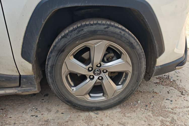Used Toyota RAV4 2020 2.0L CVT Two-Wheel Drive Fashion Edition Right Front Wheel Hub
