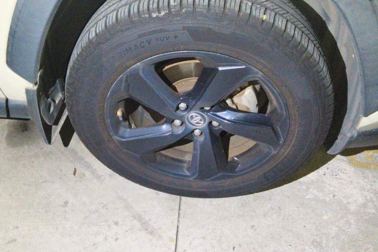 Used Toyota RAV4 2020 Dual-Engine 2.5L E-CVT Four-Wheel Drive Elite Edition Right Front Wheel Hub