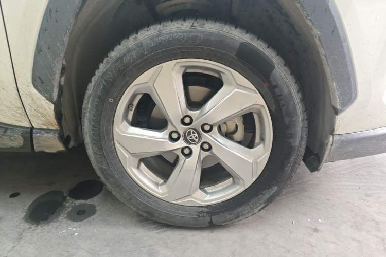 Used Toyota RAV4 2020 2.0L CVT Two-Wheel Drive Fashion PLUS Edition Right Front Wheel Hub
