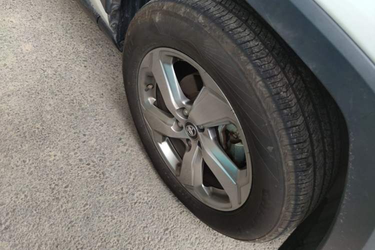 Used Toyota RAV4 2020 2.0L CVT Two-Wheel Drive Fashion Edition Right Front Wheel Hub