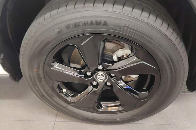 Used Toyota RAV4 2020 Dual-Motor 2.5L E-CVT Four-Wheel Drive Flagship Edition Right Front Wheel Hub