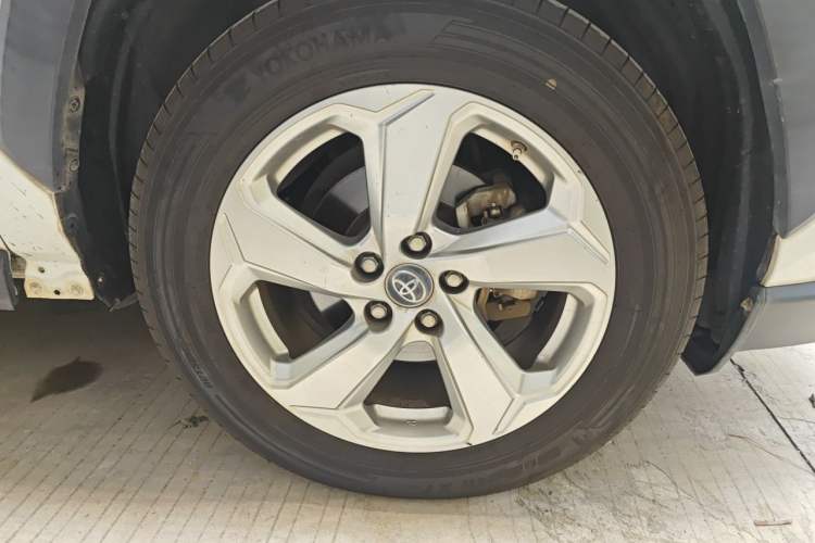 Used Toyota RAV4 2020 2.0L CVT Two-Wheel Drive Fashion Edition Right Front Wheel Hub