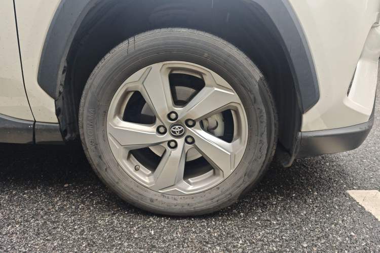 Used Toyota RAV4 2020 2.0L CVT Two-Wheel Drive Fashion PLUS Edition Right Front Wheel Hub