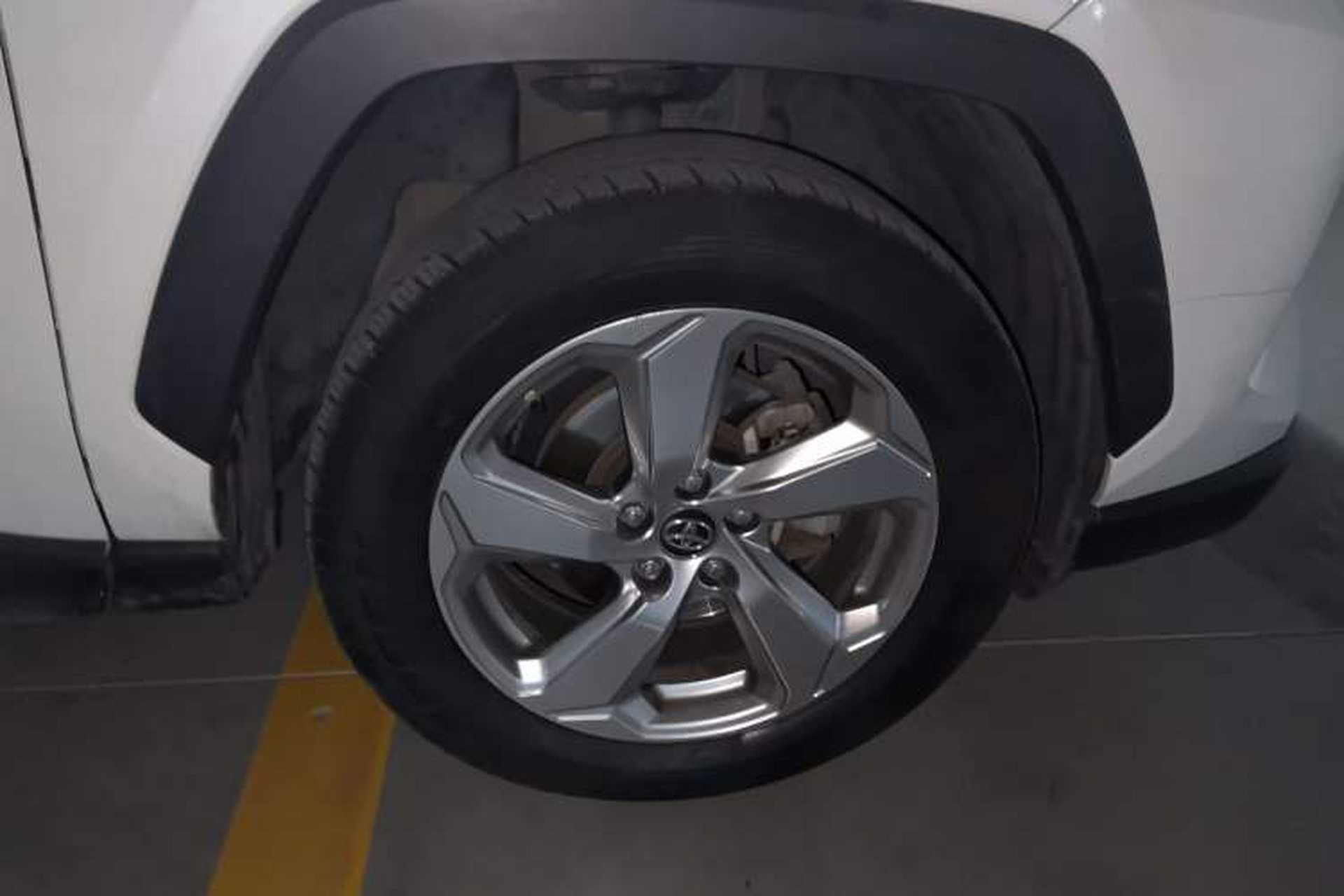 Used Toyota RAV4 2020 2.0L CVT Two-Wheel Drive Fashion Edition Right Front Wheel Hub