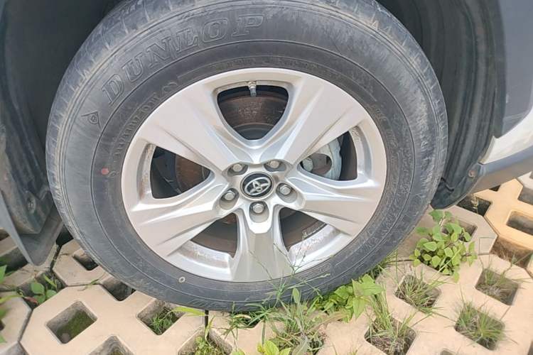 Used Toyota RAV4 2020 2.0L CVT Two-Wheel Drive Urban Edition Right Front Wheel Hub