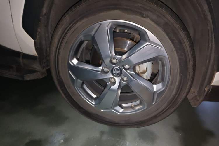 Used Toyota RAV4 2020 2.0L CVT Two-Wheel Drive Fashion PLUS Edition Right Front Wheel Hub