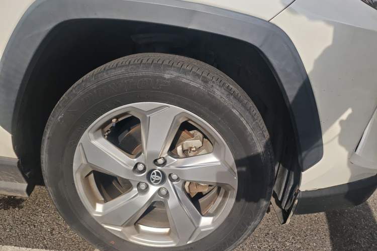 Used Toyota RAV4 2020 2.0L CVT Two-Wheel Drive Fashion Edition Right Front Wheel Hub