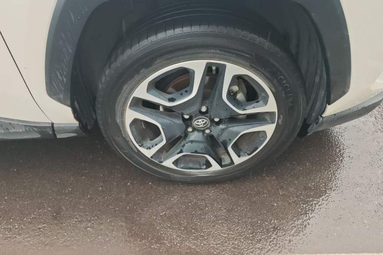 Used Toyota RAV4 2020 2.0L CVT Two-Wheel Drive Prestige Edition Right Front Wheel Hub