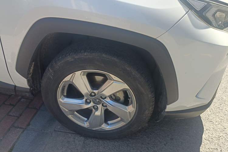 Used Toyota RAV4 2020 2.0L CVT 4x4 Trend Edition Right Front Wheel Hub