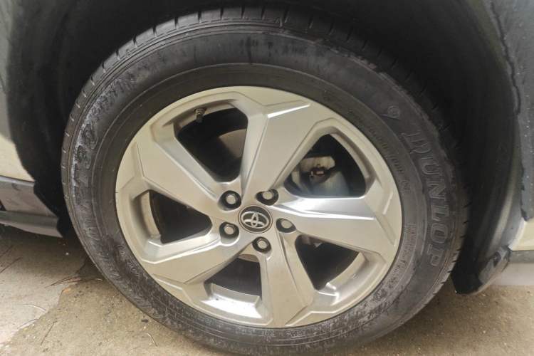 Used Toyota RAV4 2020 2.0L CVT Two-Wheel Drive Fashion PLUS Edition Right Front Wheel Hub