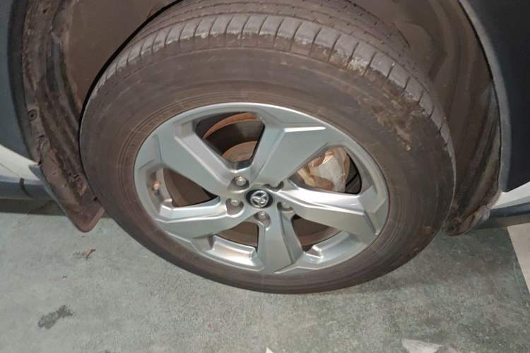 Used Toyota RAV4 2020 2.0L CVT Two-Wheel Drive Fashion PLUS Edition Right Front Wheel Hub