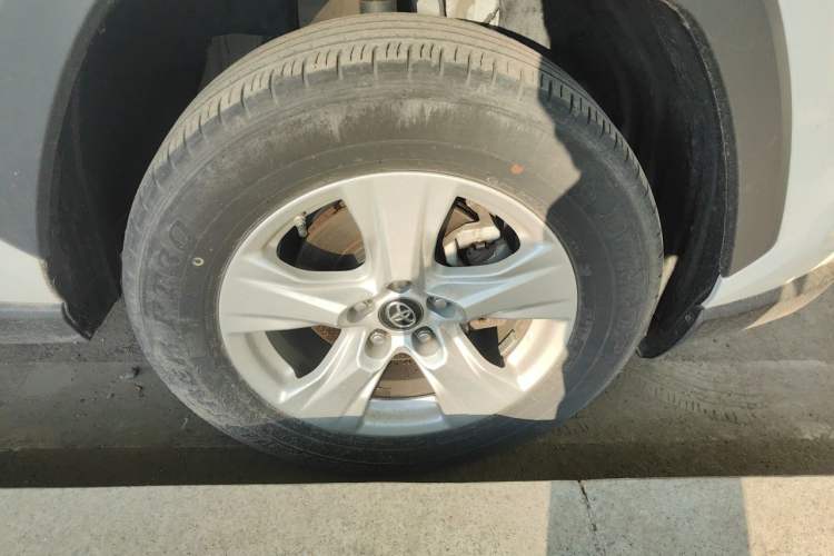 Used Toyota RAV4 2020 2.0L CVT Two-Wheel Drive Urban Edition Right Front Wheel Hub