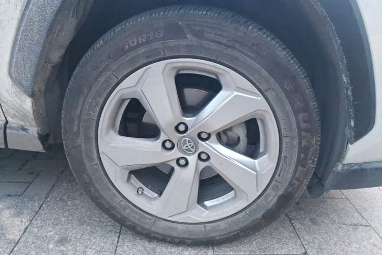 Used Toyota RAV4 2020 2.0L CVT Two-Wheel Drive Fashion Edition Right Front Wheel Hub