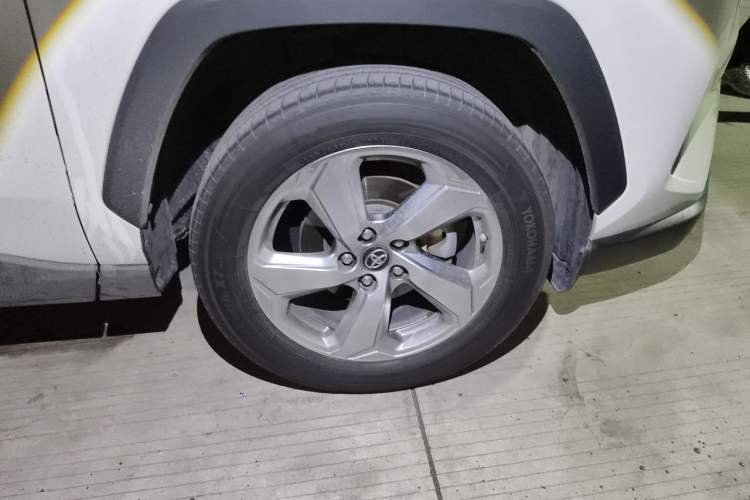 Used Toyota RAV4 2020 2.0L CVT Two-Wheel Drive Fashion Edition Right Front Wheel Hub