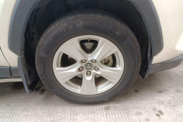 Used Toyota RAV4 2020 2.0L CVT Two-Wheel Drive Urban Edition Right Front Wheel Hub