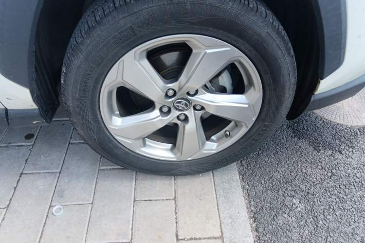 Used Toyota RAV4 2020 2.0L CVT Two-Wheel Drive Fashion Edition Right Front Wheel Hub