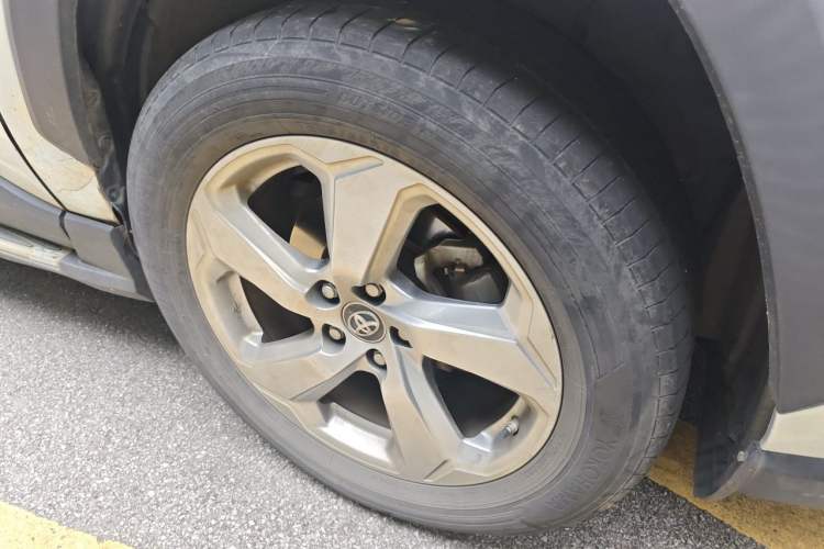Used Toyota RAV4 2020 2.0L CVT Two-Wheel Drive Fashion PLUS Edition Right Front Wheel Hub