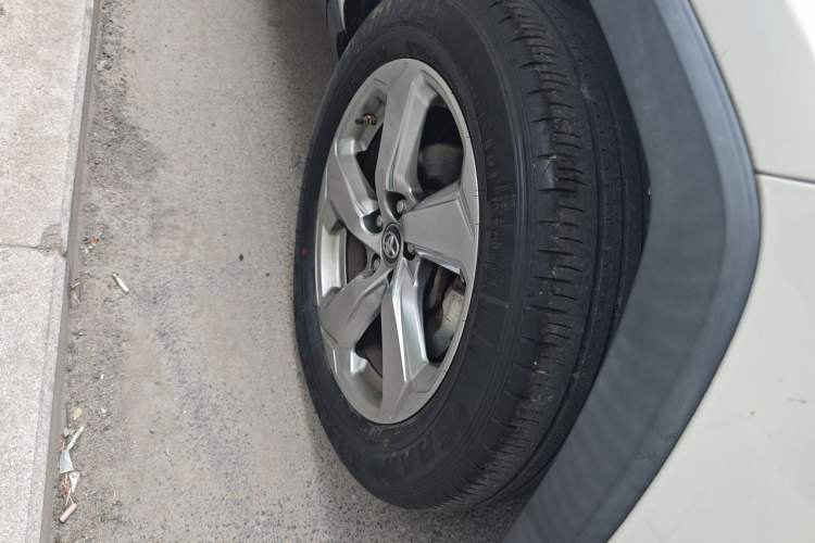 Used Toyota RAV4 2020 2.0L CVT Two-Wheel Drive Fashion PLUS Edition Right Front Wheel Hub