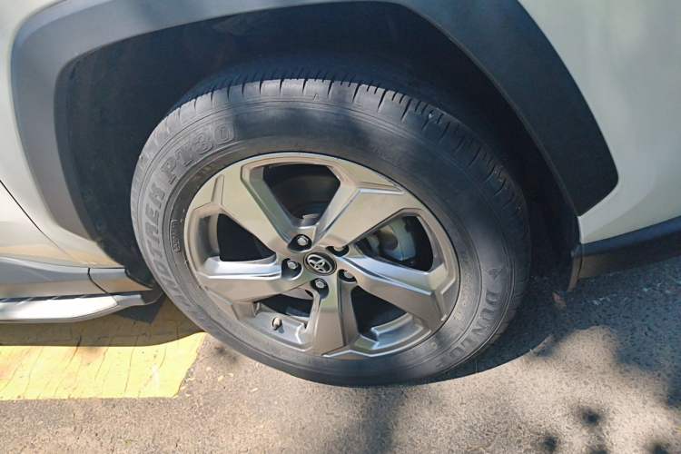 Used Toyota RAV4 2020 2.0L CVT Two-Wheel Drive Fashion PLUS Edition Right Front Wheel Hub