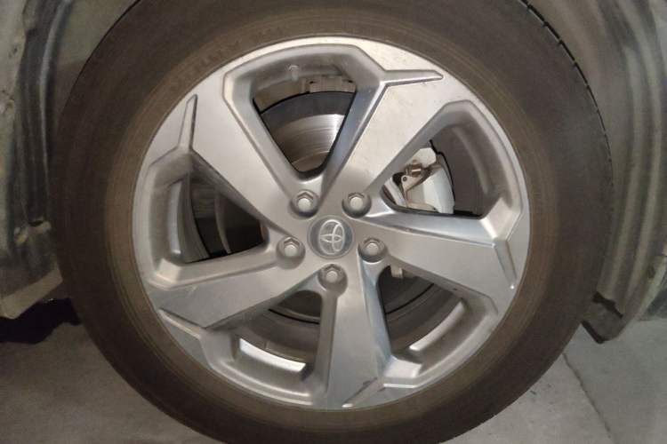 Used Toyota RAV4 2020 2.0L CVT Two-Wheel Drive Fashion Edition Right Front Wheel Hub