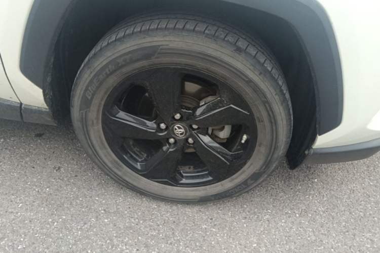 Used Toyota RAV4 2020 Dual-Motor 2.5L E-CVT Four-Wheel Drive Flagship Edition Right Front Wheel Hub