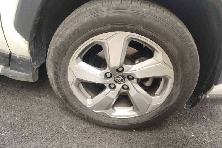Used Toyota RAV4 2020 2.0L CVT Two-Wheel Drive Fashion Edition Right Front Wheel Hub