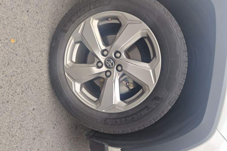 Used Toyota RAV4 2020 2.0L CVT Two-Wheel Drive Fashion Edition Right Front Wheel Hub